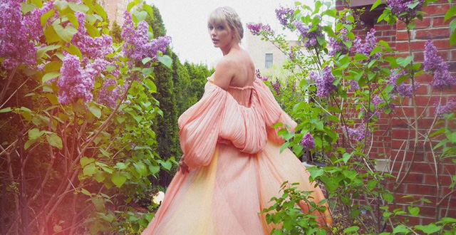 Taylor Swift rũ bỏ hình tượng “nàng rắn kiêu kỳ” quay về “công ...