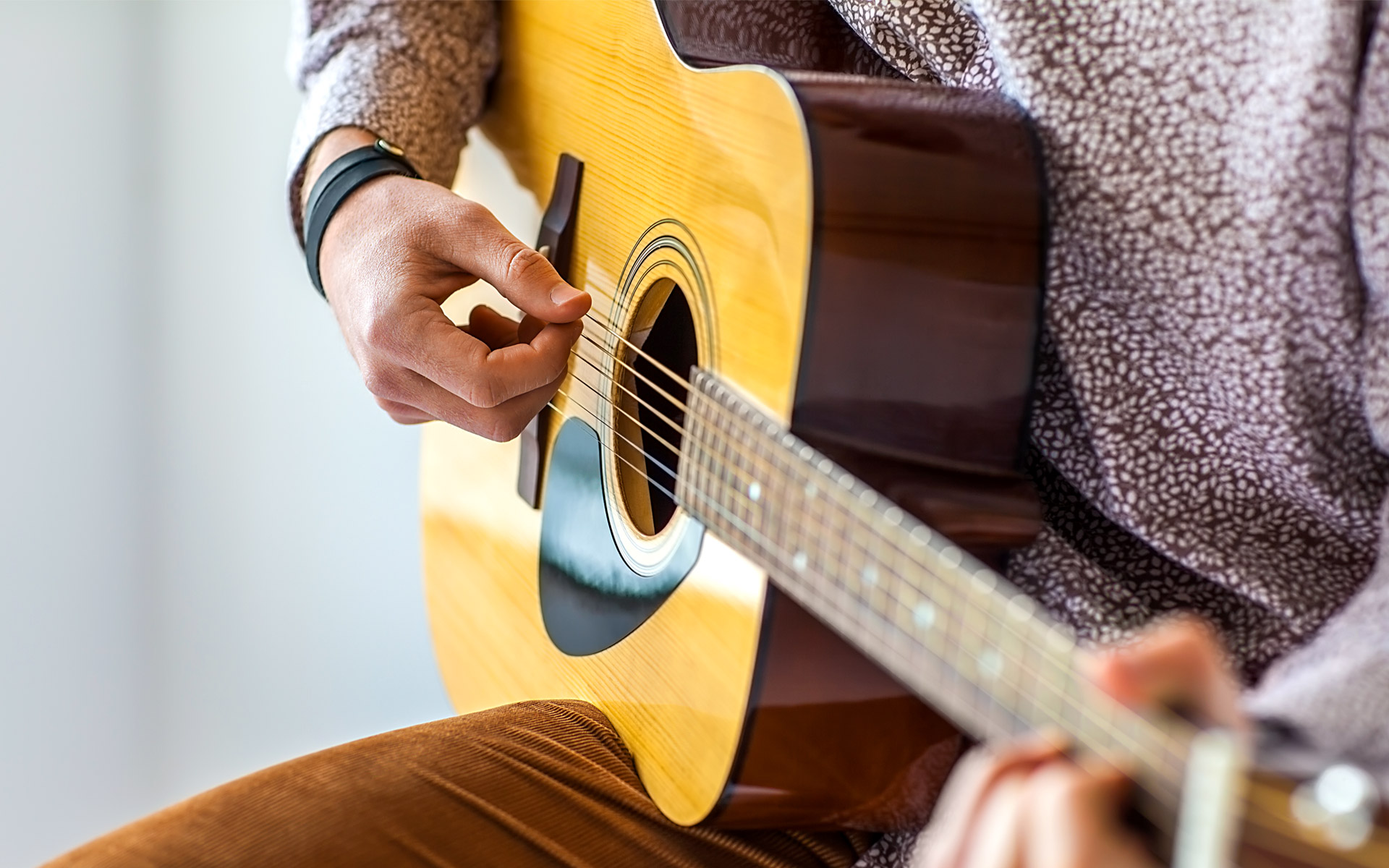 Acoustic Guitar Techniques to Move Past Beginner Level – Berklee Online Take Note